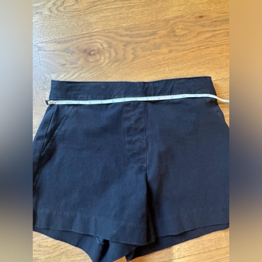 SPANX On-the-Go Shorts, 4"  size small - Picture 8 of 8